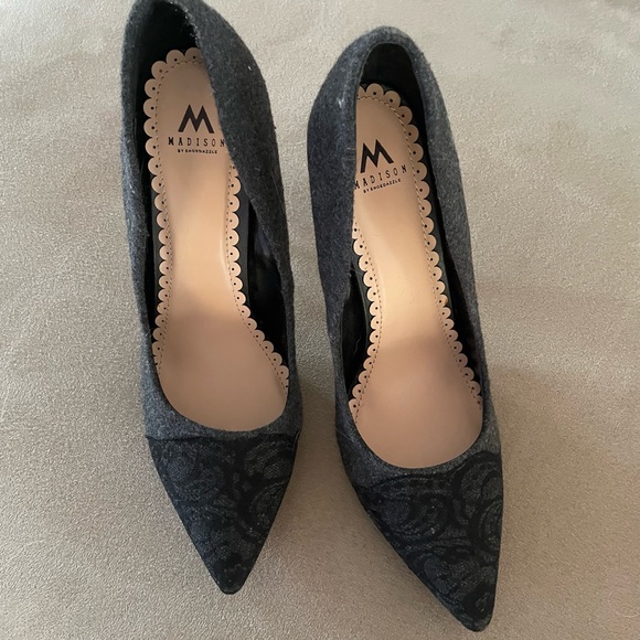 Madison by Shoe Dazzle pumps - Picture 2 of 4